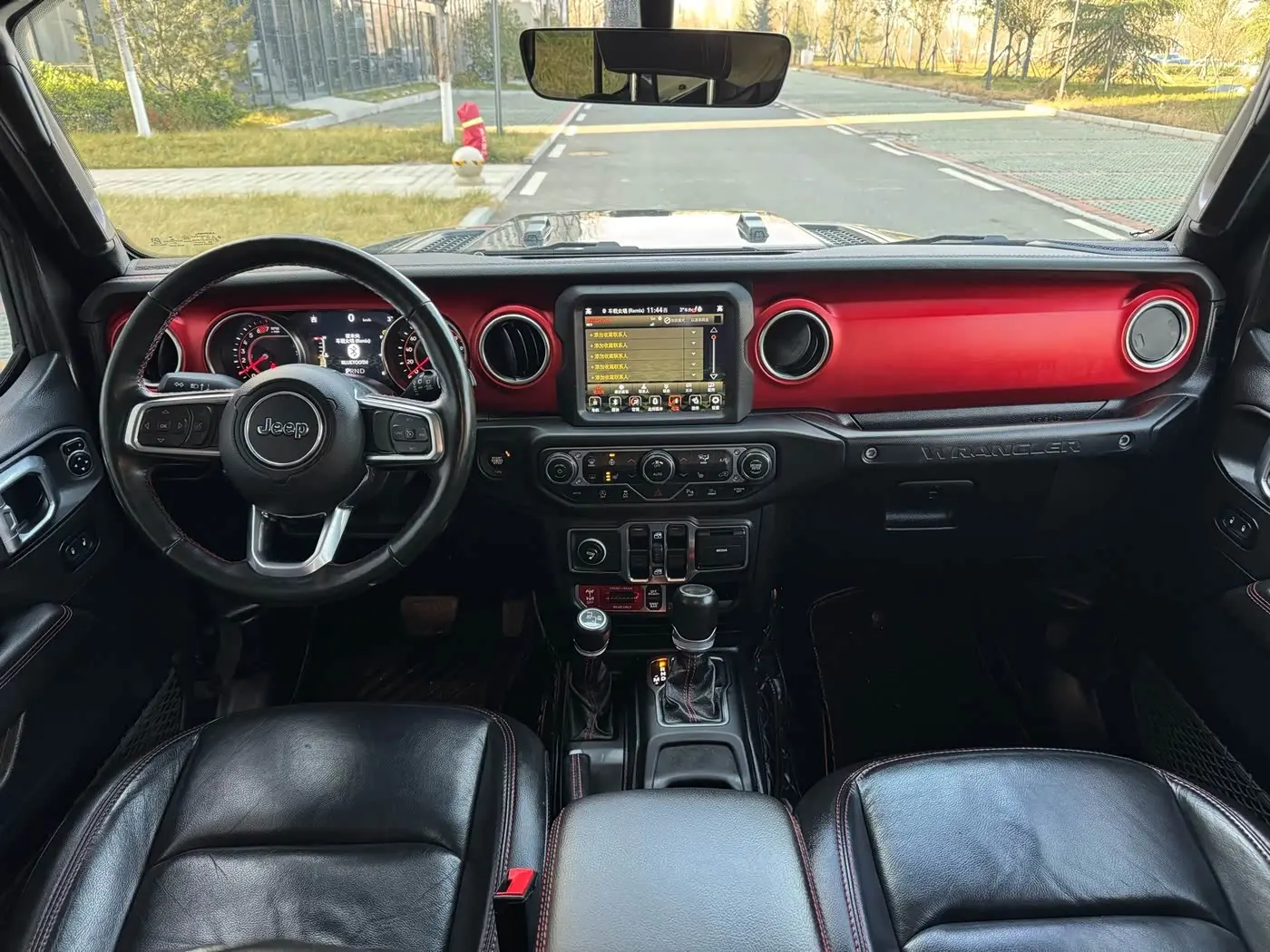 Jeep Wrangler 2021 — Фото 16/20