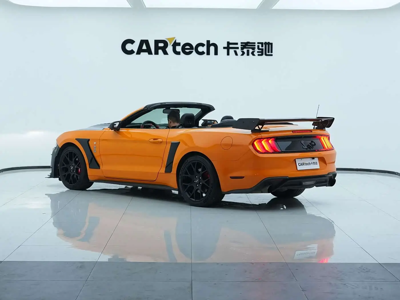 Ford Mustang 2019 — Şəkil 17/20