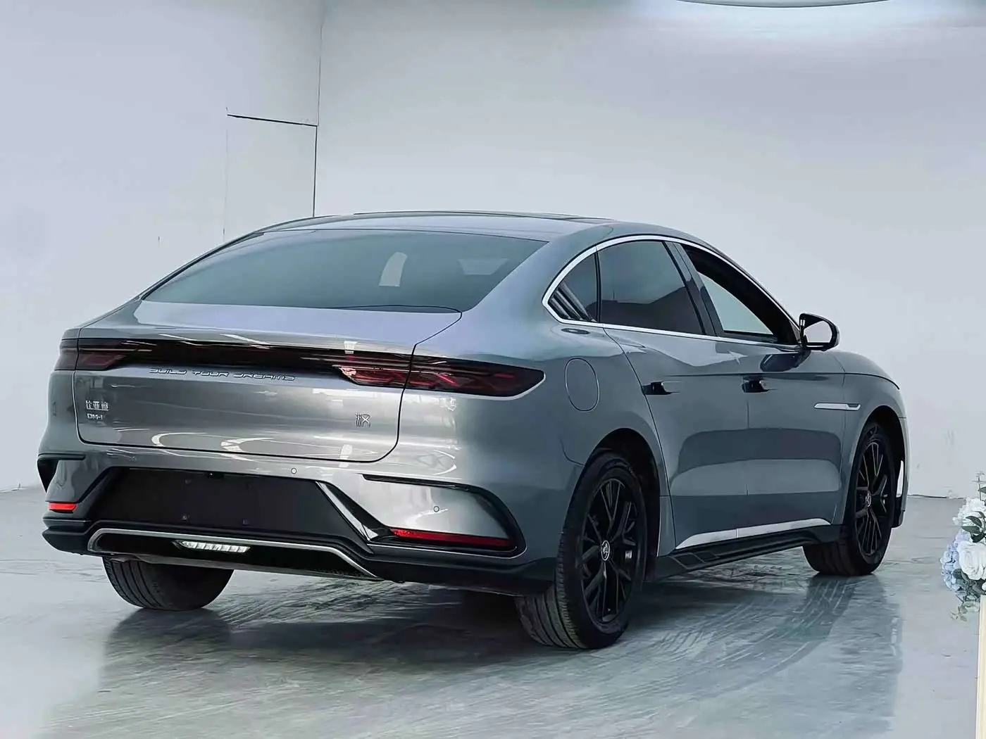 BYD Han 2024 — Photo 9/20