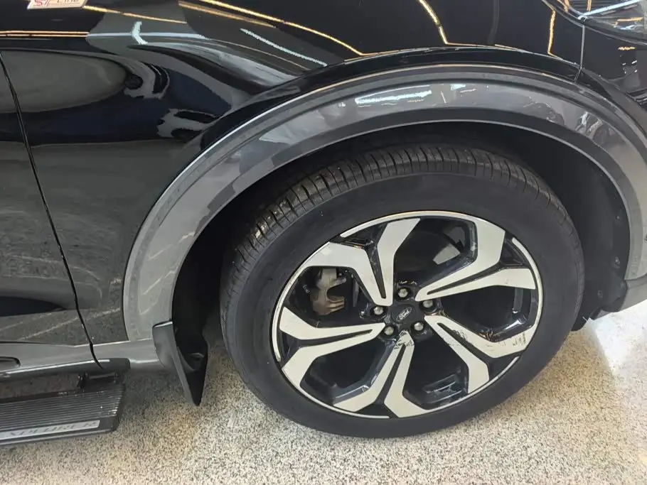 Ford Explorer 2024 — ფოტო 6/16
