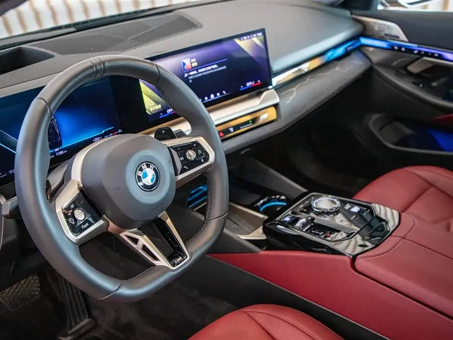 BMW 5 Series 2025 — Photo 14/20