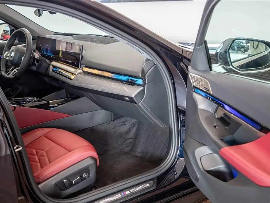BMW 5 Series 2025 — Photo 20/20
