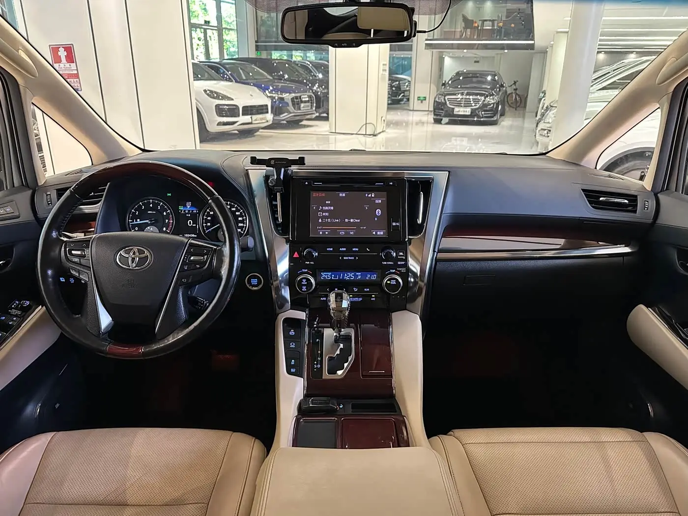 Toyota Alphard 2016 — Фото 5/16