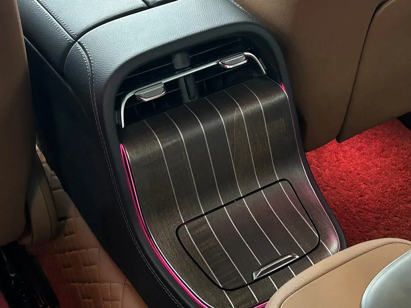 Mercedes-Benz E-Class New Energy 2025 — Photo 12/20