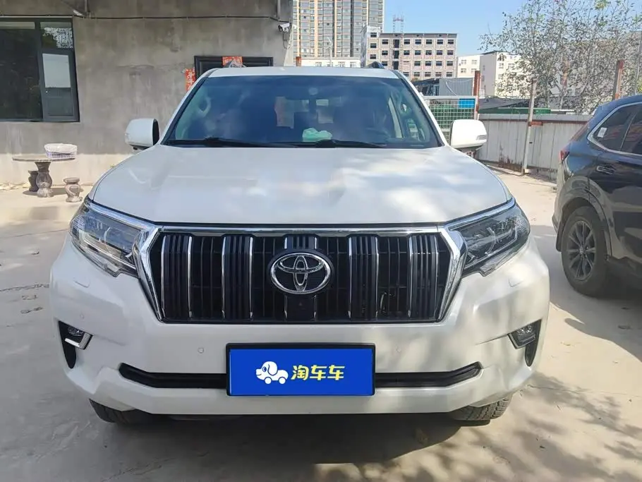 Toyota Prado 2019 — Photo 2/16
