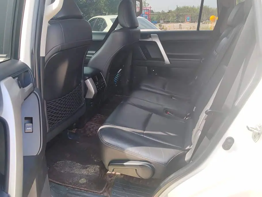 Toyota Prado 2019 — Photo 11/16