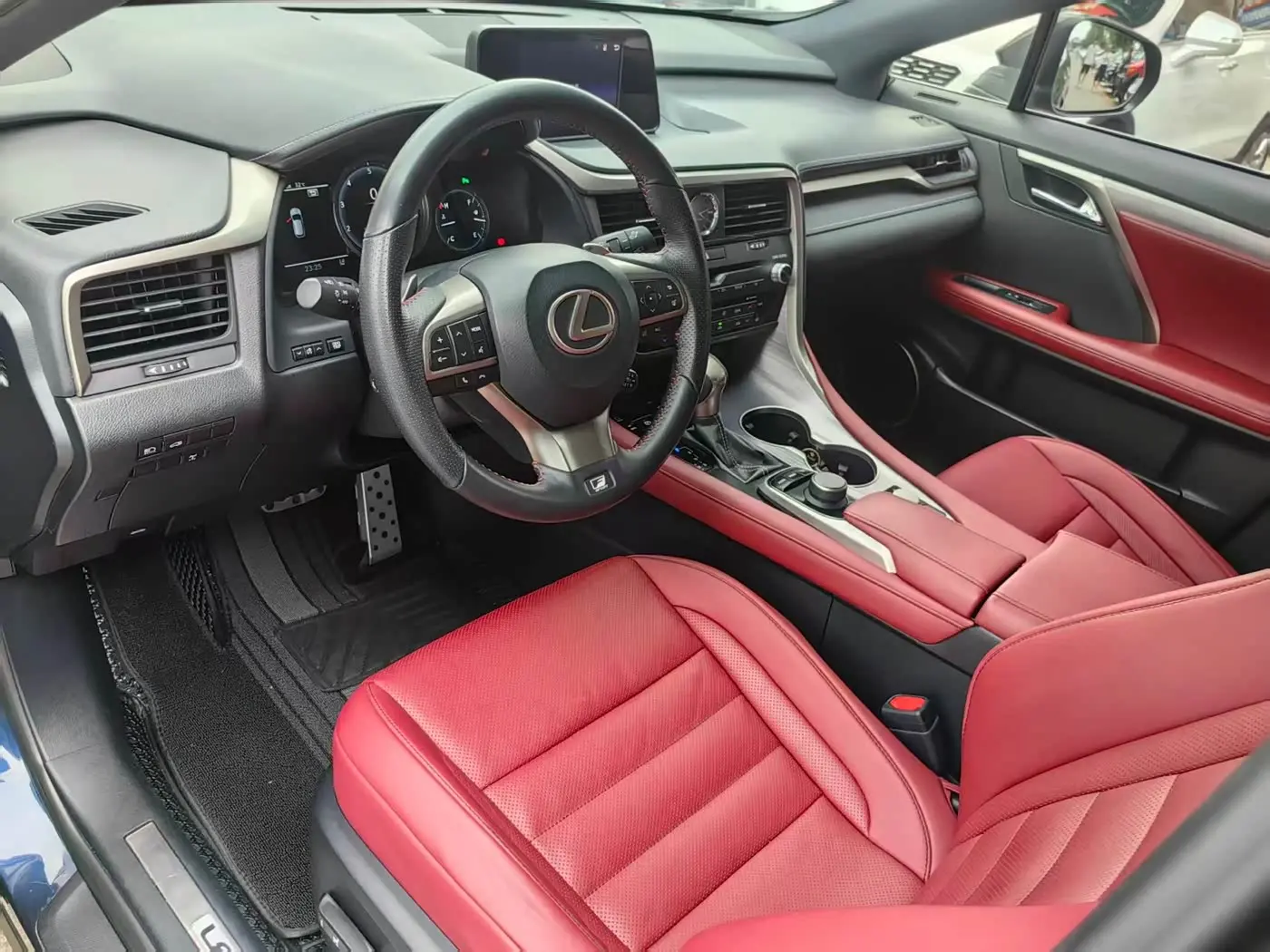 Lexus RX 2019 — Photo 20/20