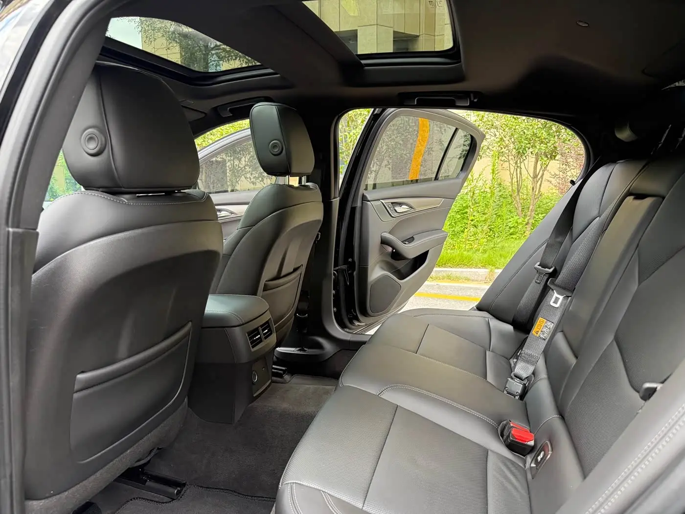 Cadillac CT5 2025 — Photo 11/18