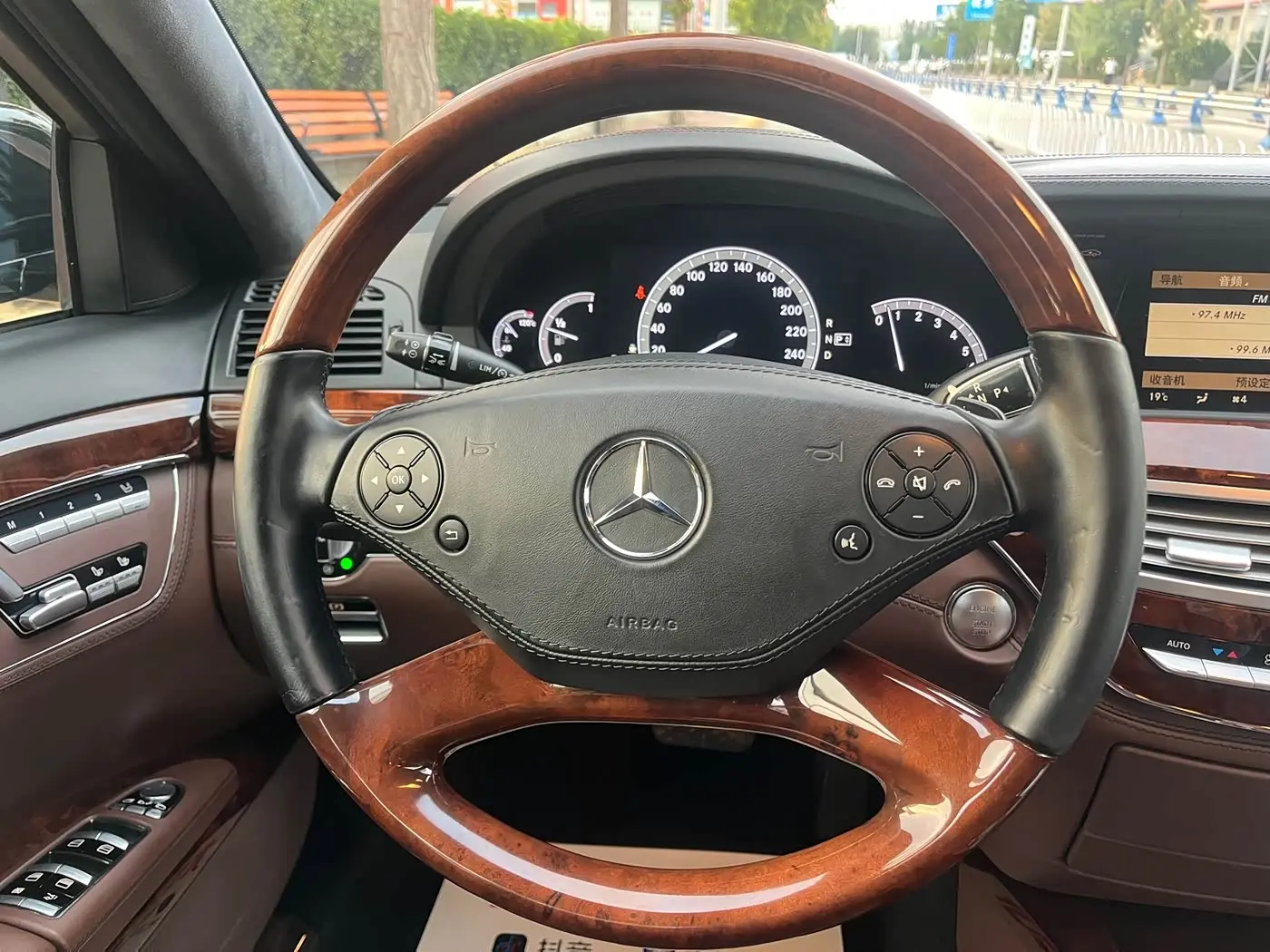Mercedes-Benz S-Class 2011 — Фото 17/20