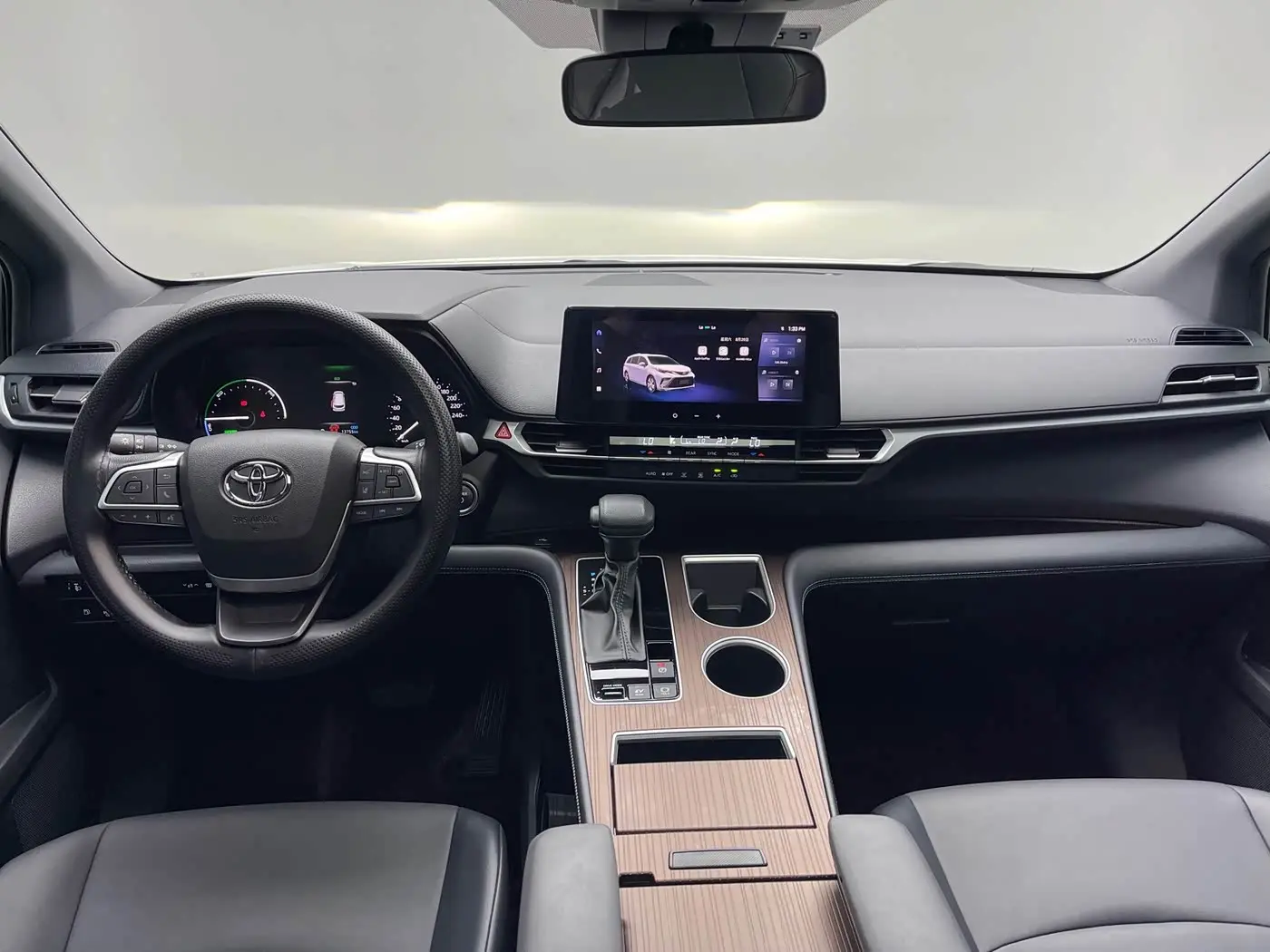Toyota Granvia 2025 — Photo 13/20