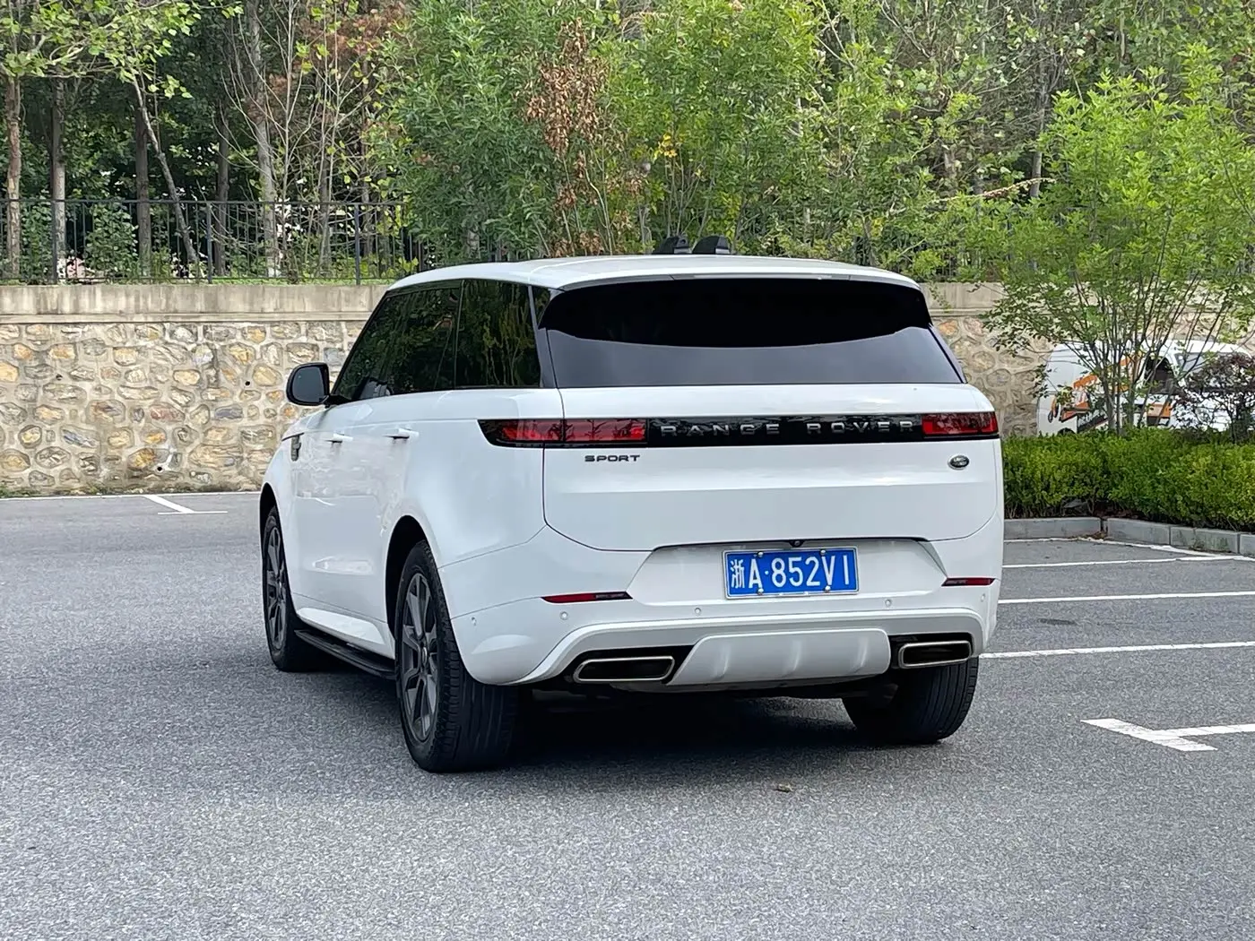 Land Rover Range Rover Sport 2023 — Фото 8/9