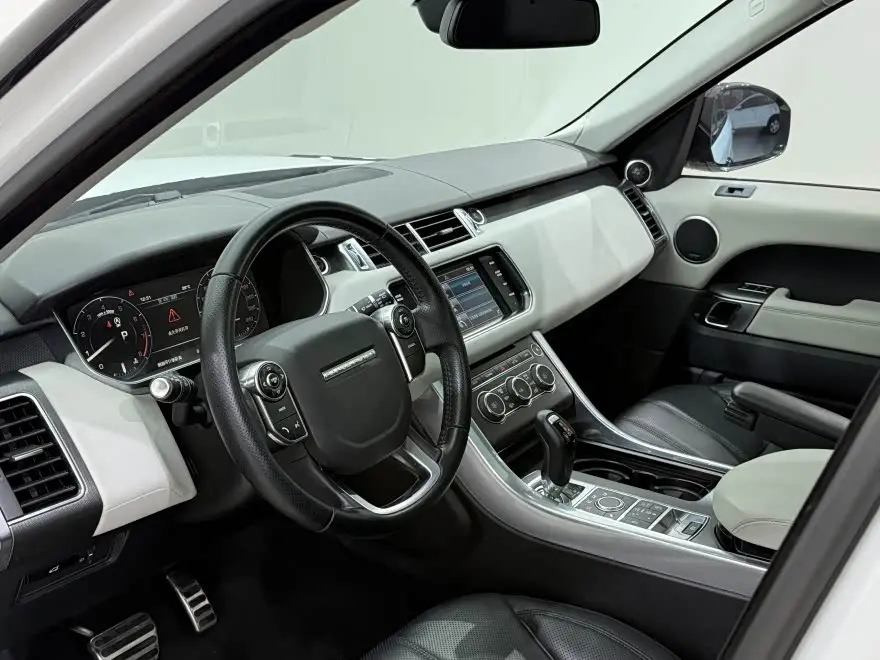 Land Rover Range Rover Sport 2015 — Photo 7/17