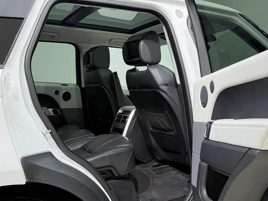 Land Rover Range Rover Sport 2015 — Photo 11/17