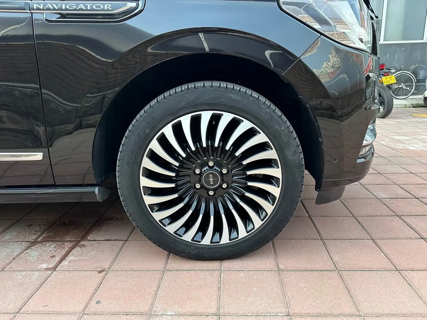 Lincoln Navigator 2021 — Photo 18/19