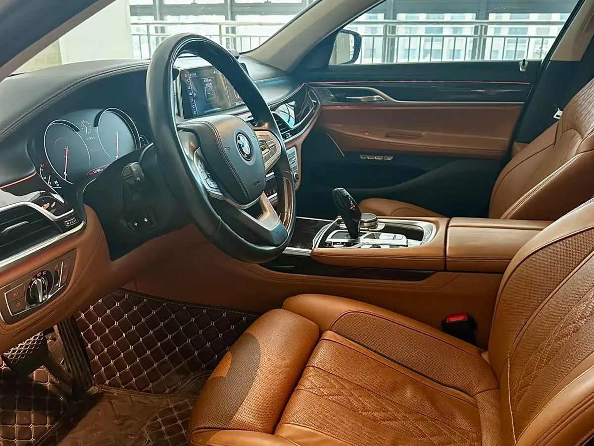 BMW 7 Series 2016 — Фото 17/17