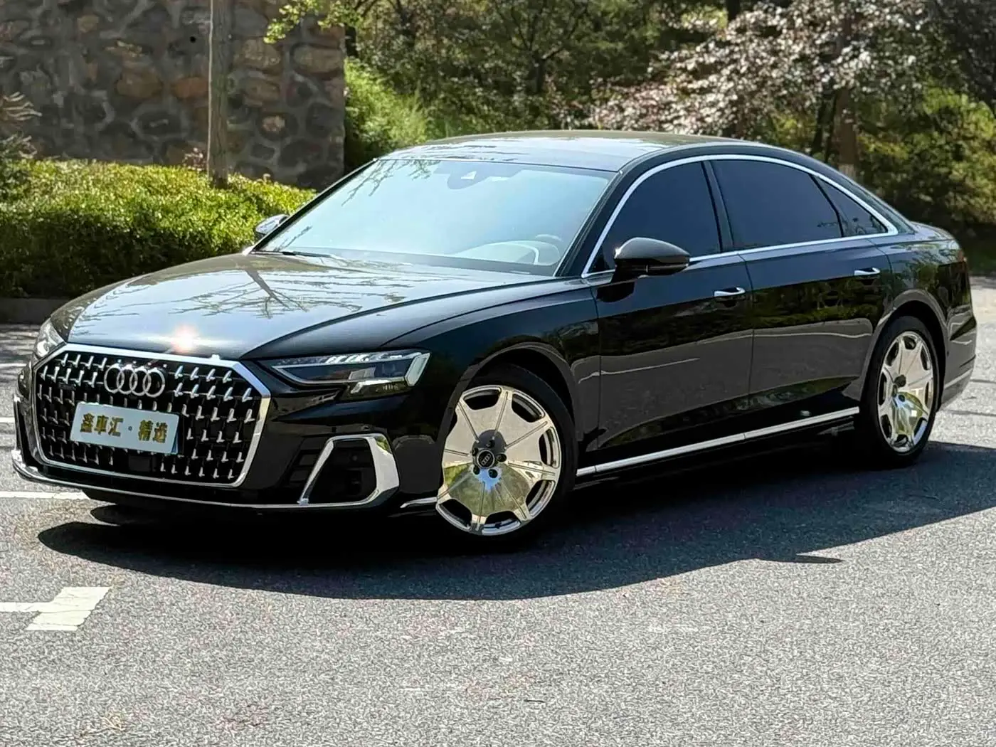 Audi A8 2023 — Şəkil 1/15