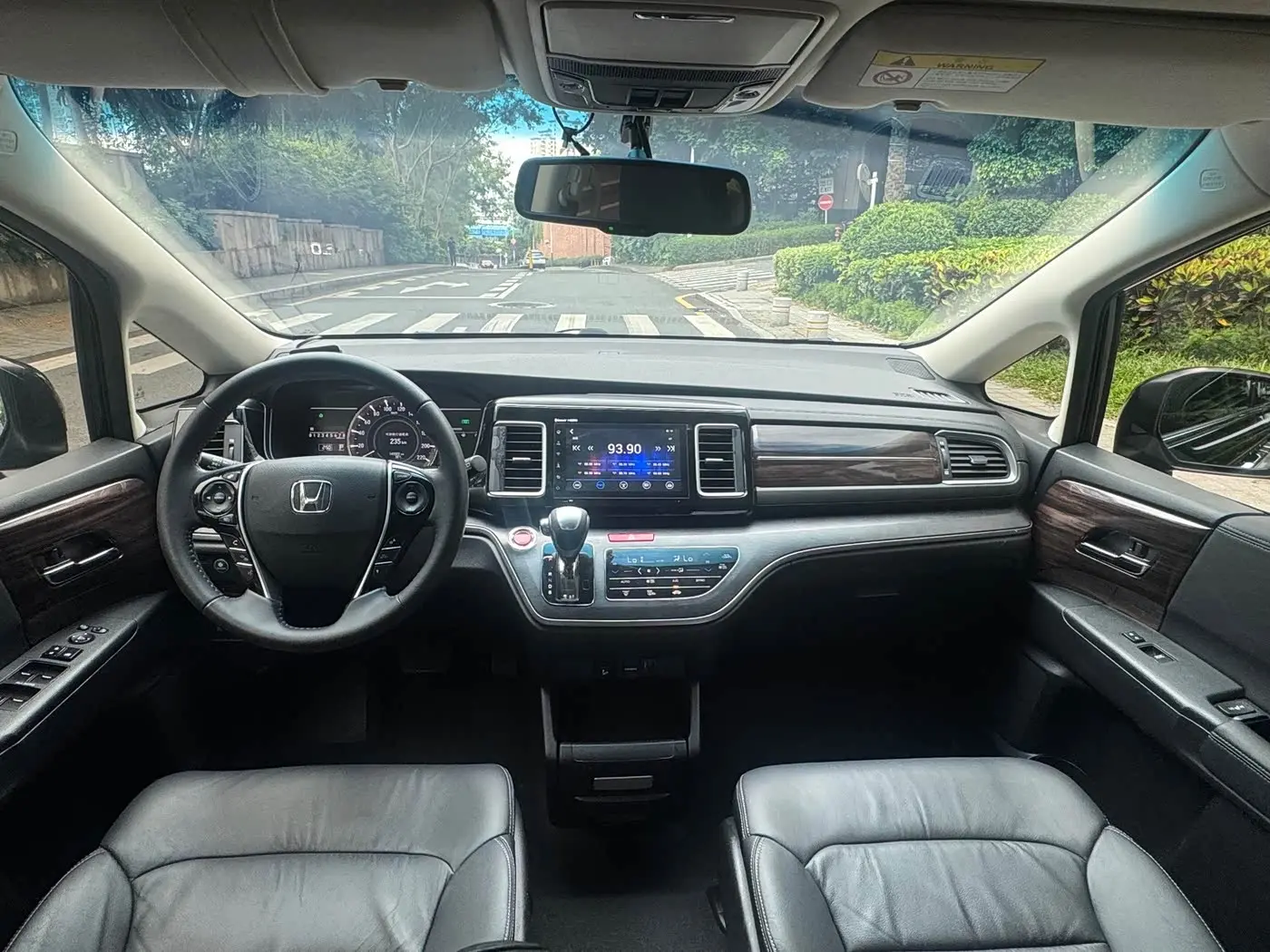 Honda Elysion 2017 — ფოტო 16/20