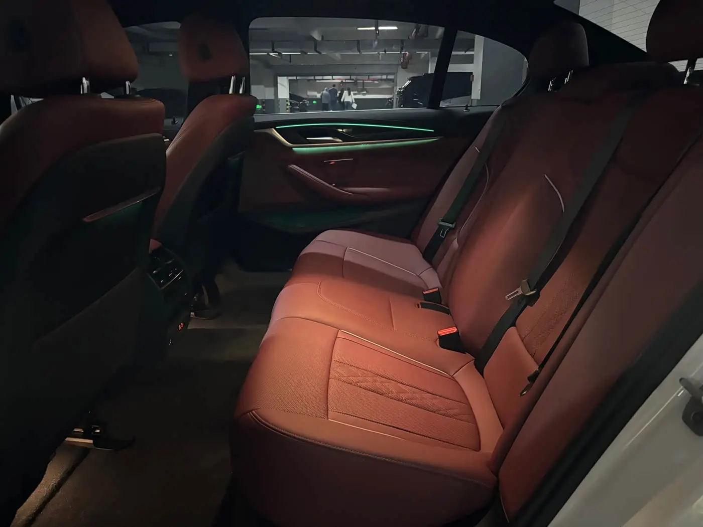 BMW 5 Series 2021 — Photo 8/9