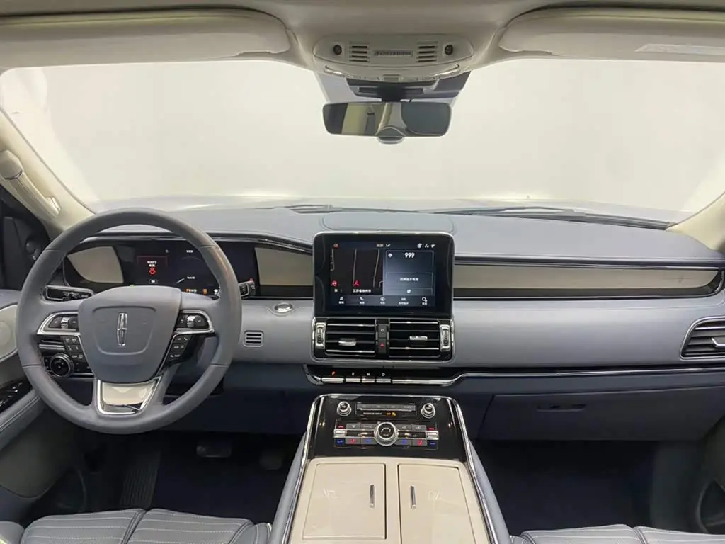 Lincoln Navigator 2021 — Photo 13/20