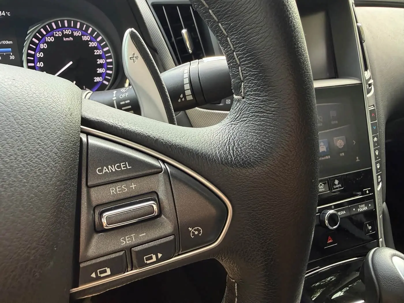 Infiniti Q50 2015 — Фото 14/18