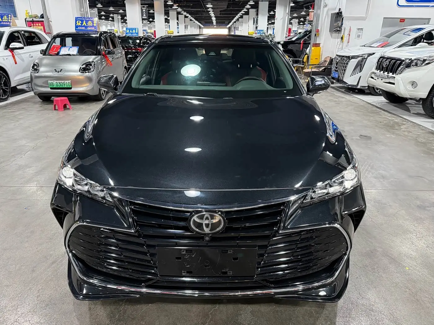 Toyota Avalon 2021 — Photo 1/9