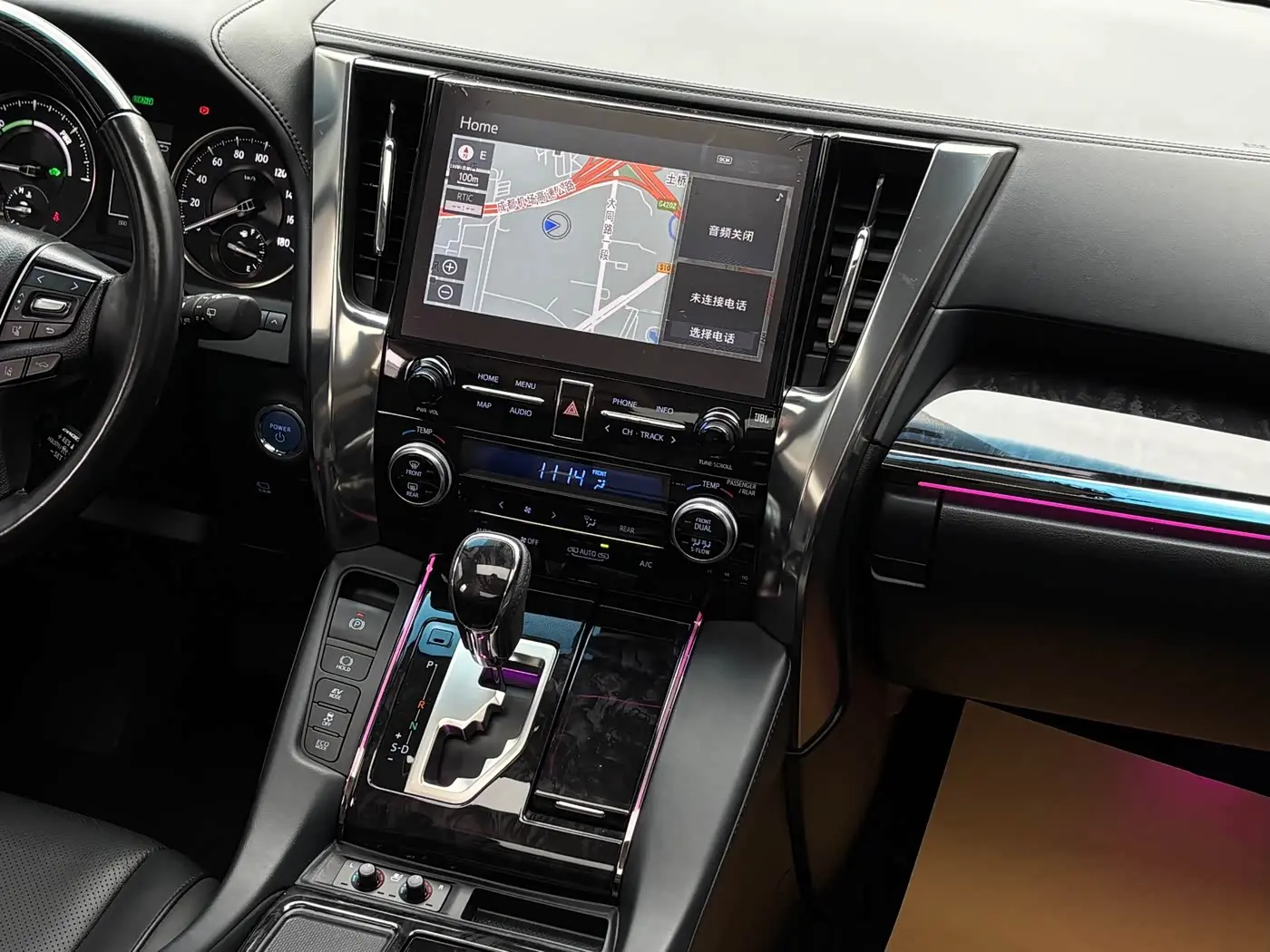 Toyota Vellfire 2021 — Photo 16/16
