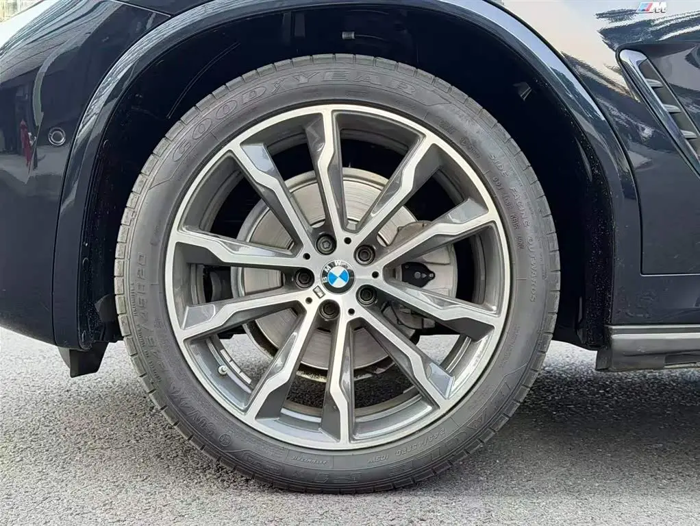 BMW X3 2021 — Photo 16/18