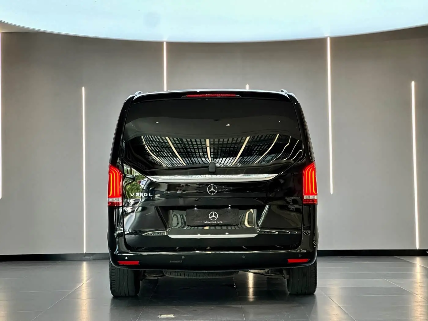 Mercedes-Benz V-Class 2022 — ფოტო 11/12