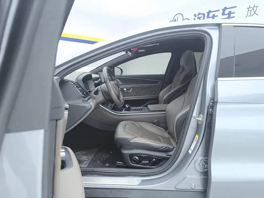 BYD Han 2023 — Photo 9/16