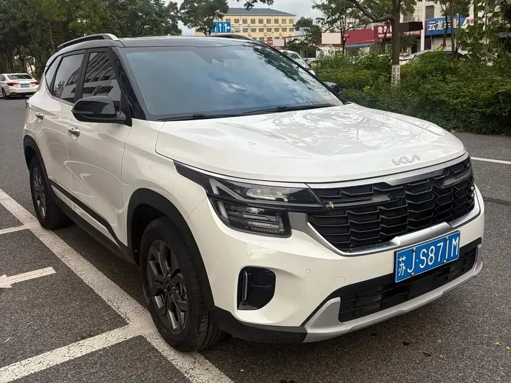 Kia Seltos 2023 — Şəkil 9/17