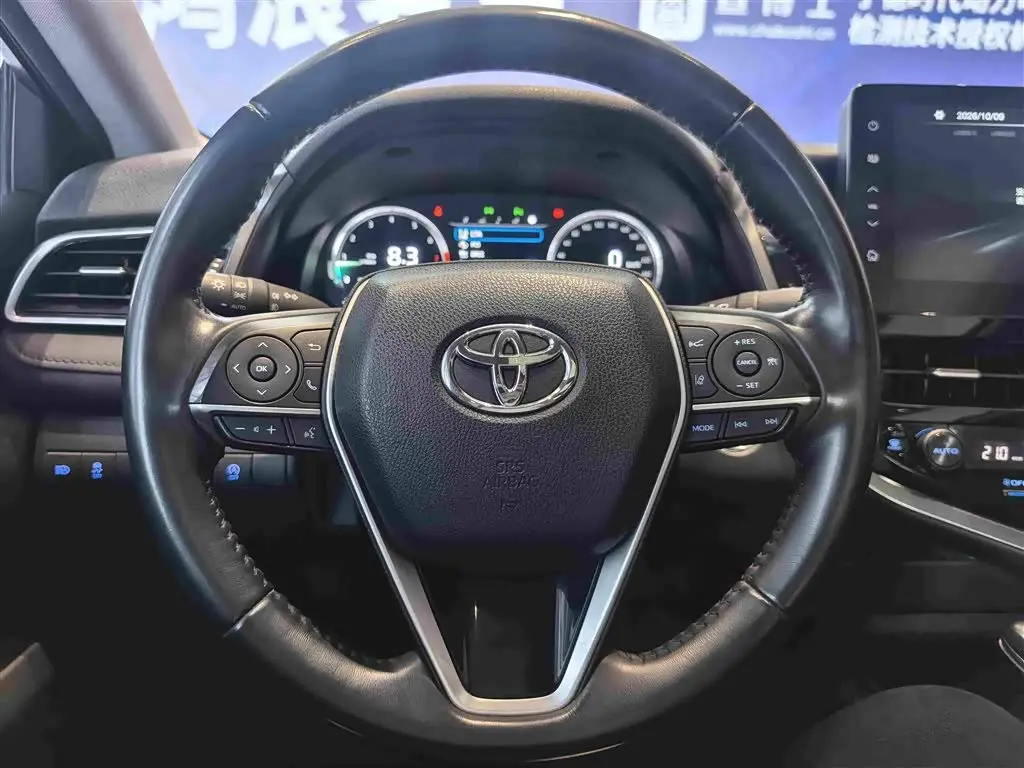 Toyota Camry 2023 — Photo 13/20