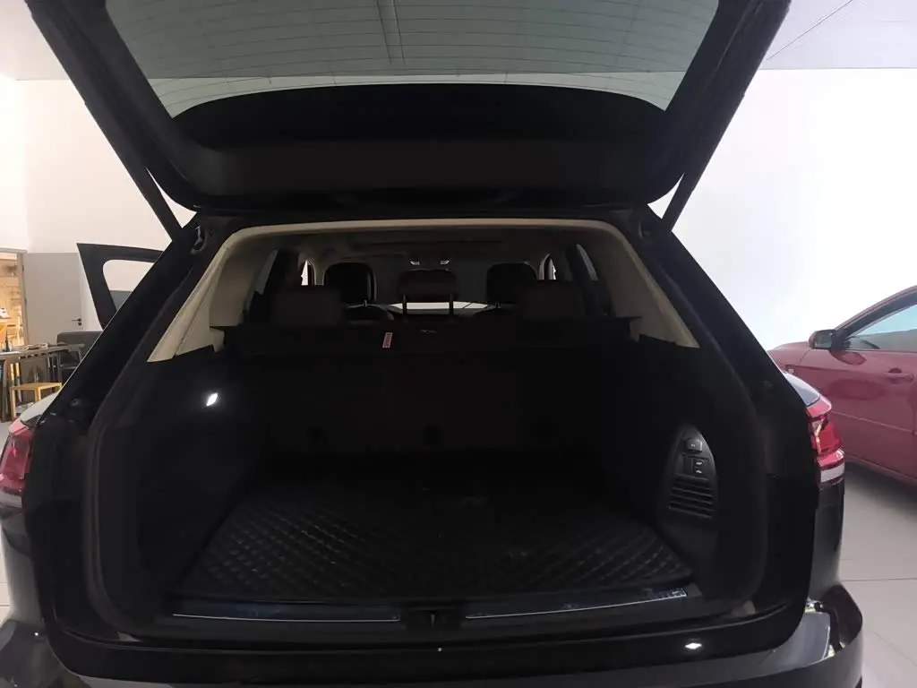 Volkswagen Touareg 2021 — Photo 20/20