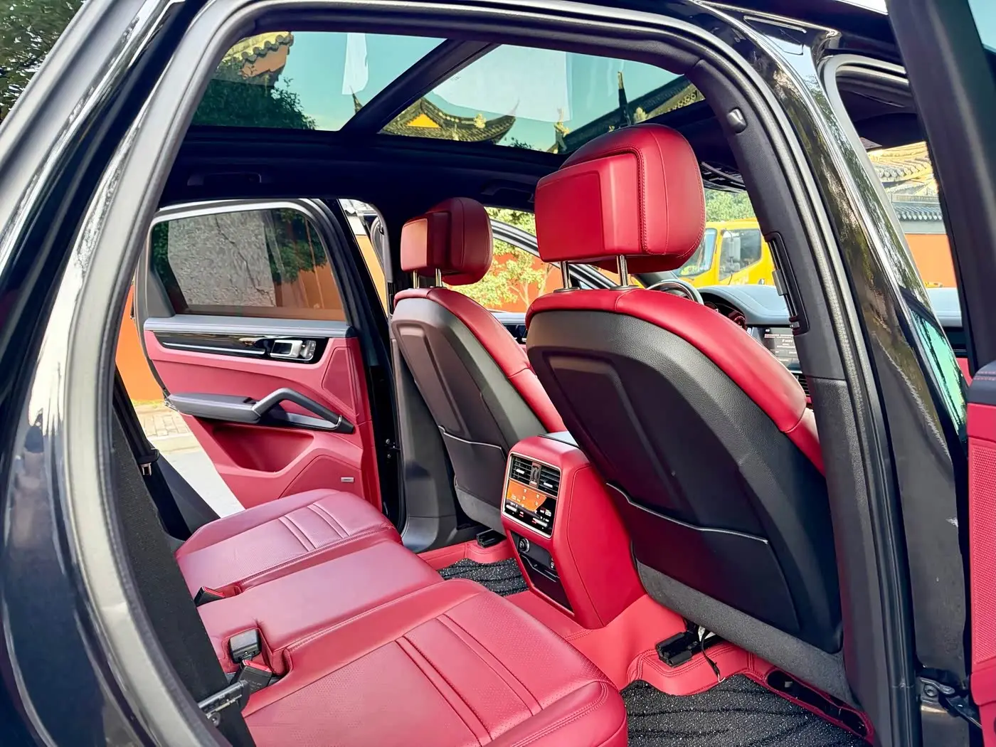 Porsche Cayenne 2022 — Photo 10/20