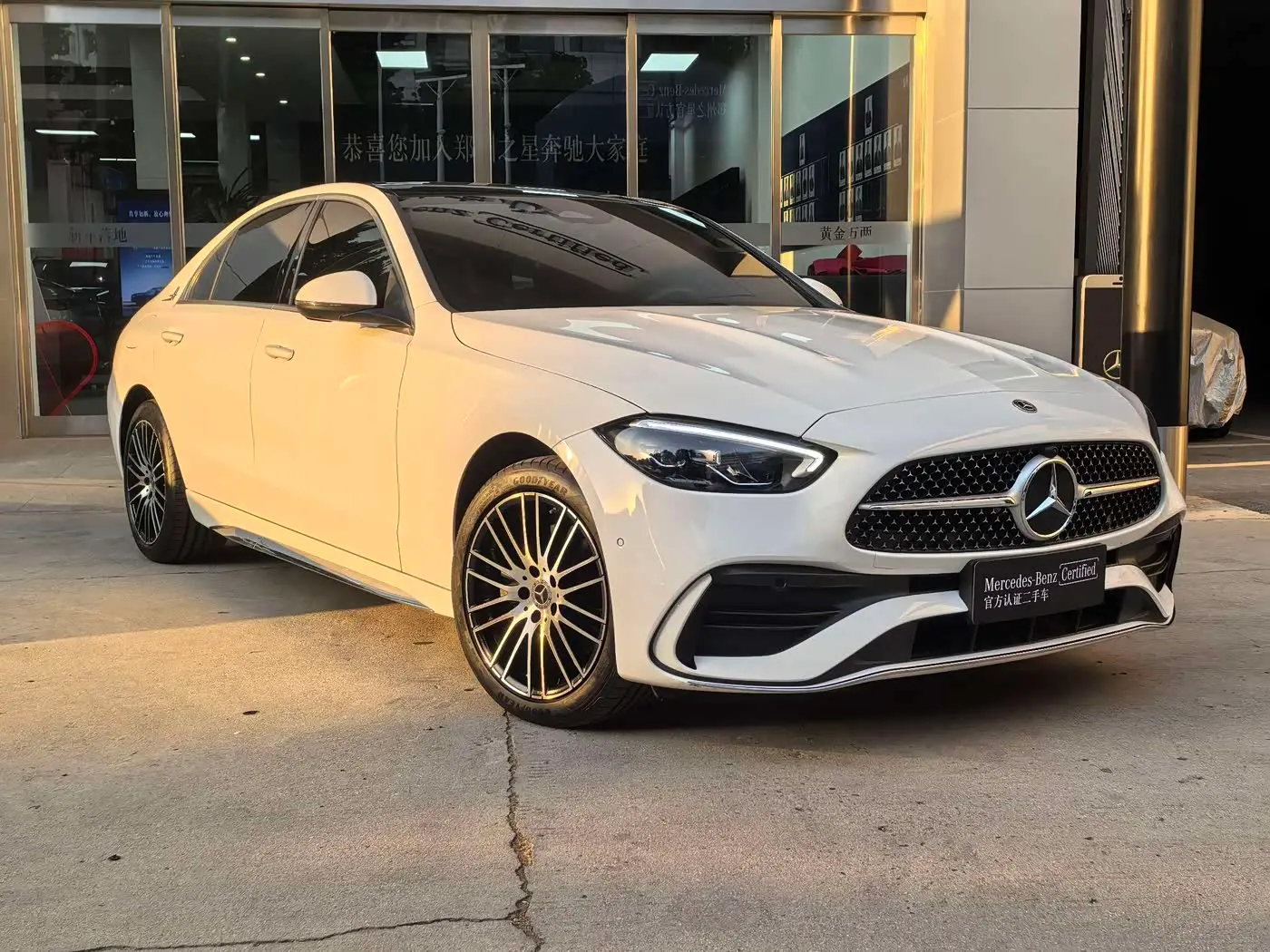 Mercedes-Benz C-Class 2024 — Photo 3/16