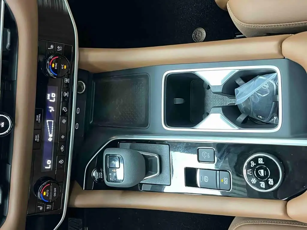 Nissan Terra 2024 — Photo 10/20