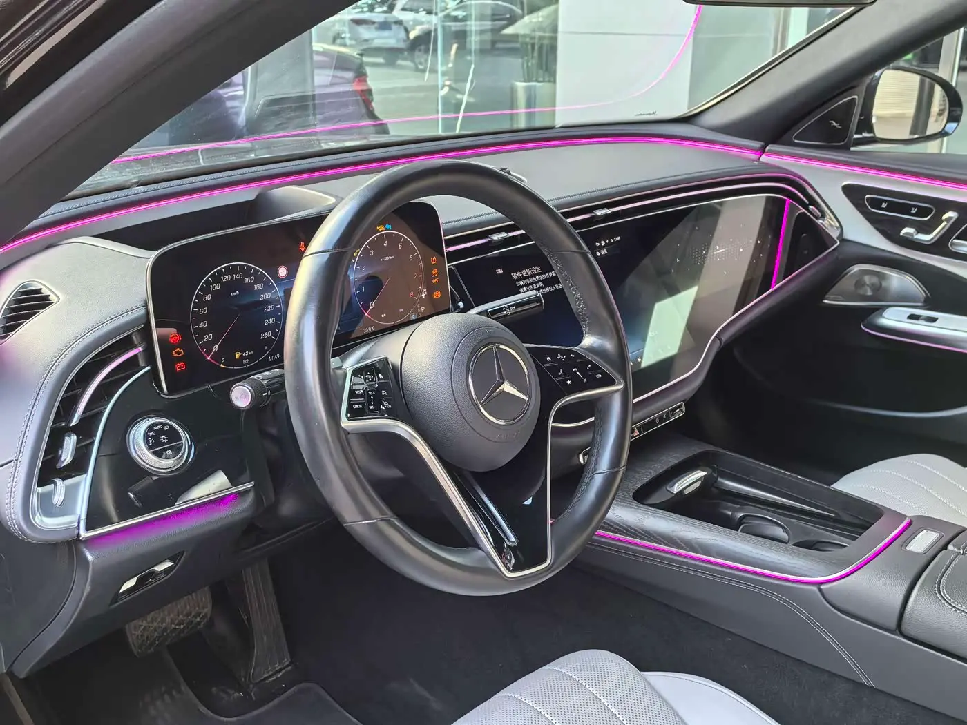 Mercedes-Benz E-Class 2023 — Фото 4/10
