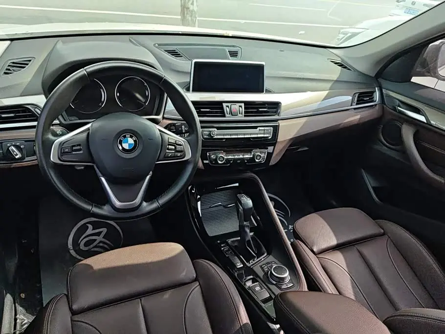 BMW X1 2019 — Фото 12/16