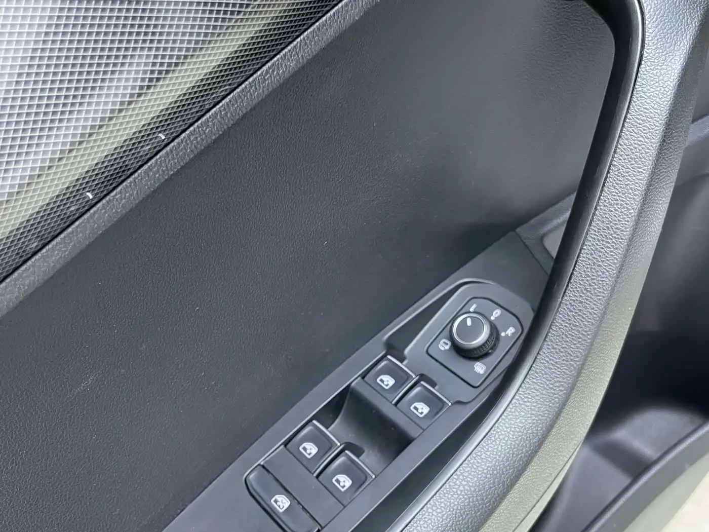 Škoda Karoq 2023 — Photo 18/20
