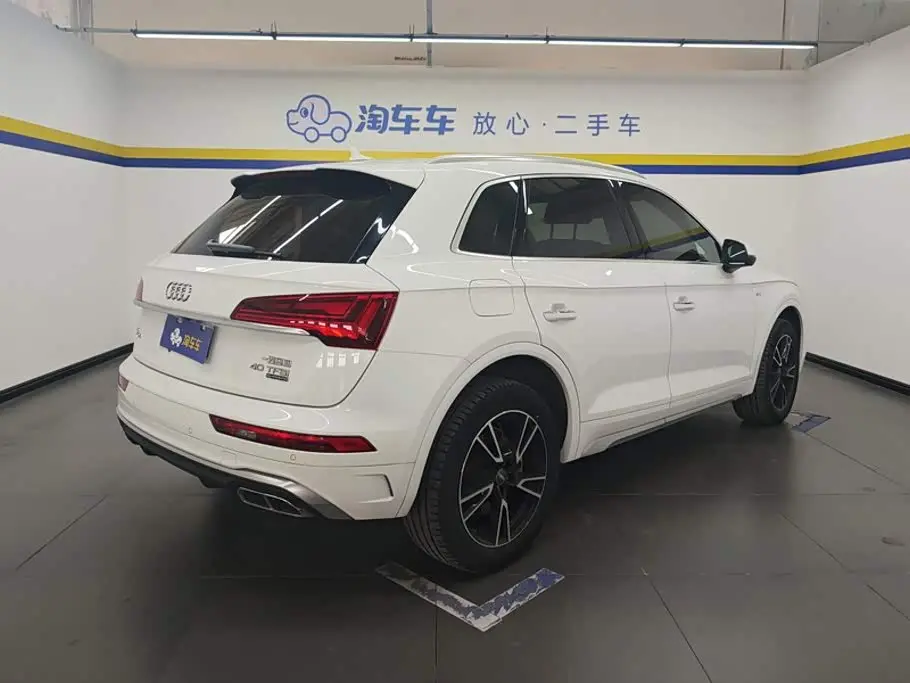 Audi Q5L 2021 — Фото 3/16