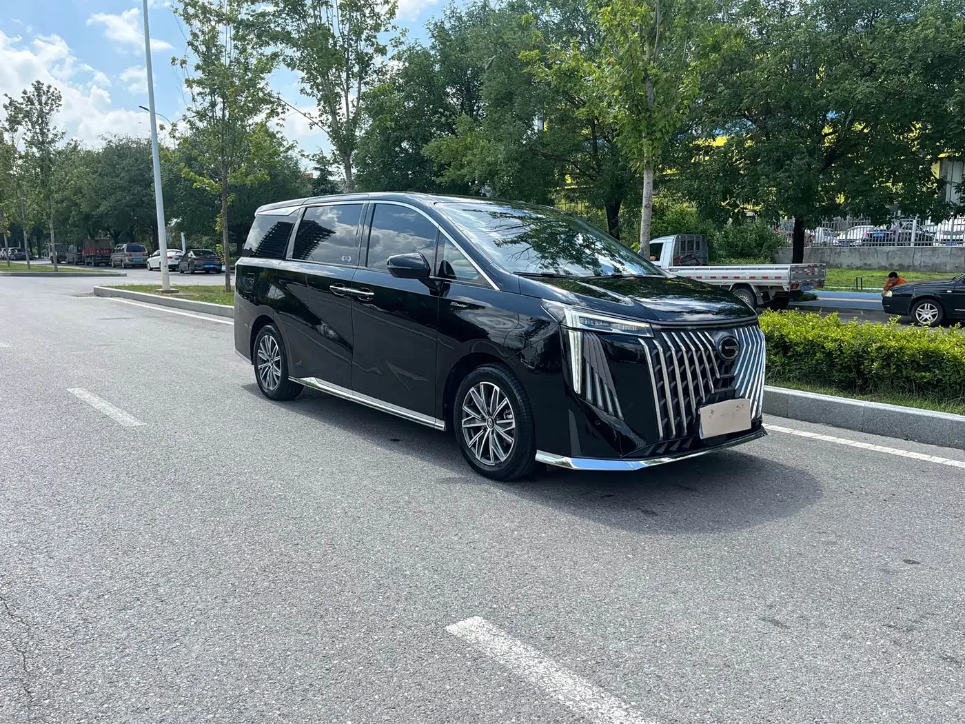 GAC Trumpchi Trumpchi M8 2025 — Photo 3/20