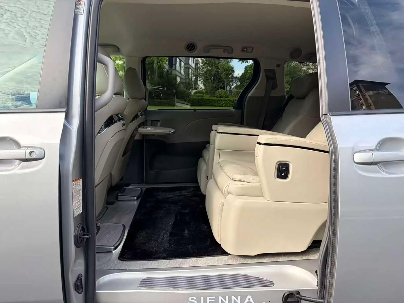 Toyota Sienna 2017 — Photo 12/19