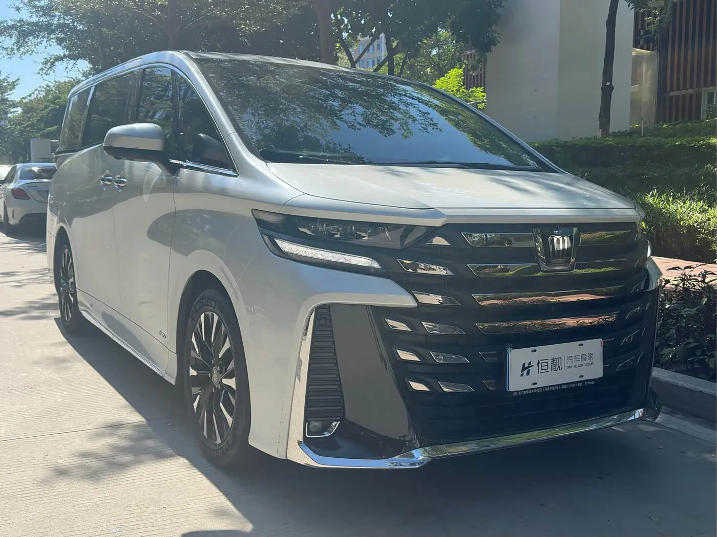 Toyota Vellfire 2023 — Photo 3/19