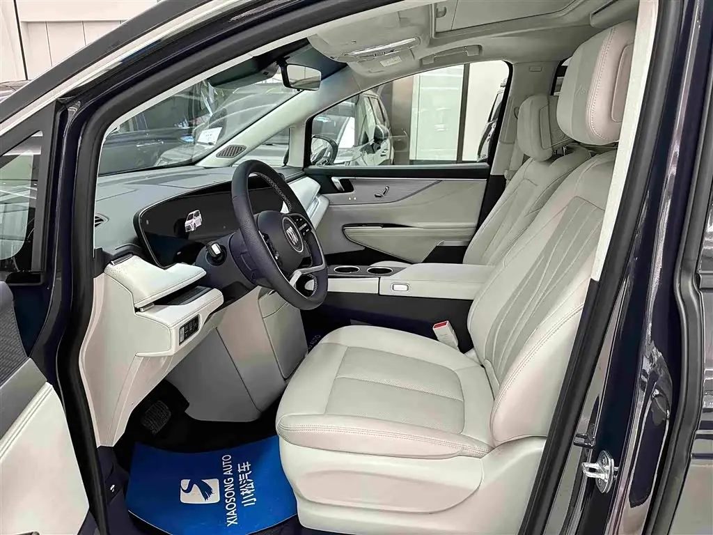 Buick GL8 New Energy 2025 — Photo 11/19