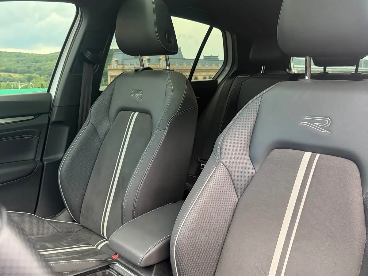 Volkswagen Golf 2022 — Photo 11/20