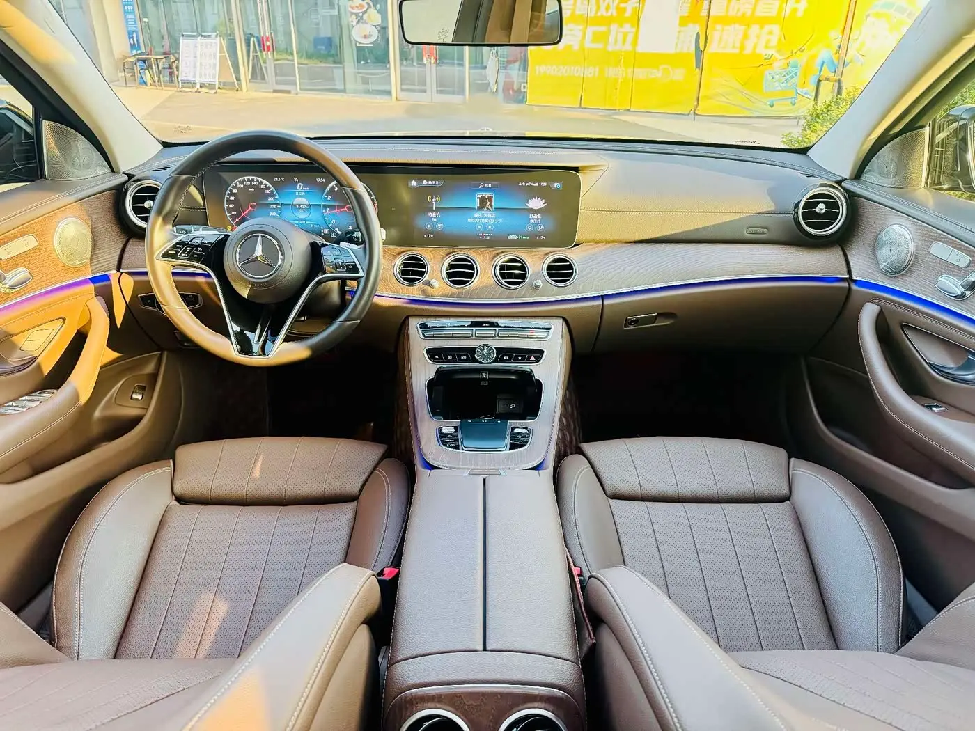 Mercedes-Benz E-Class 2022 — Photo 10/13