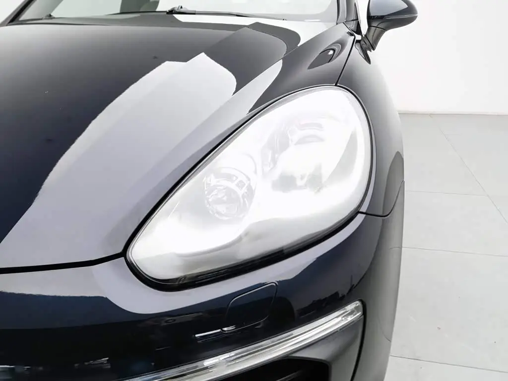 Porsche Cayenne New Energy 2016 — Photo 7/20