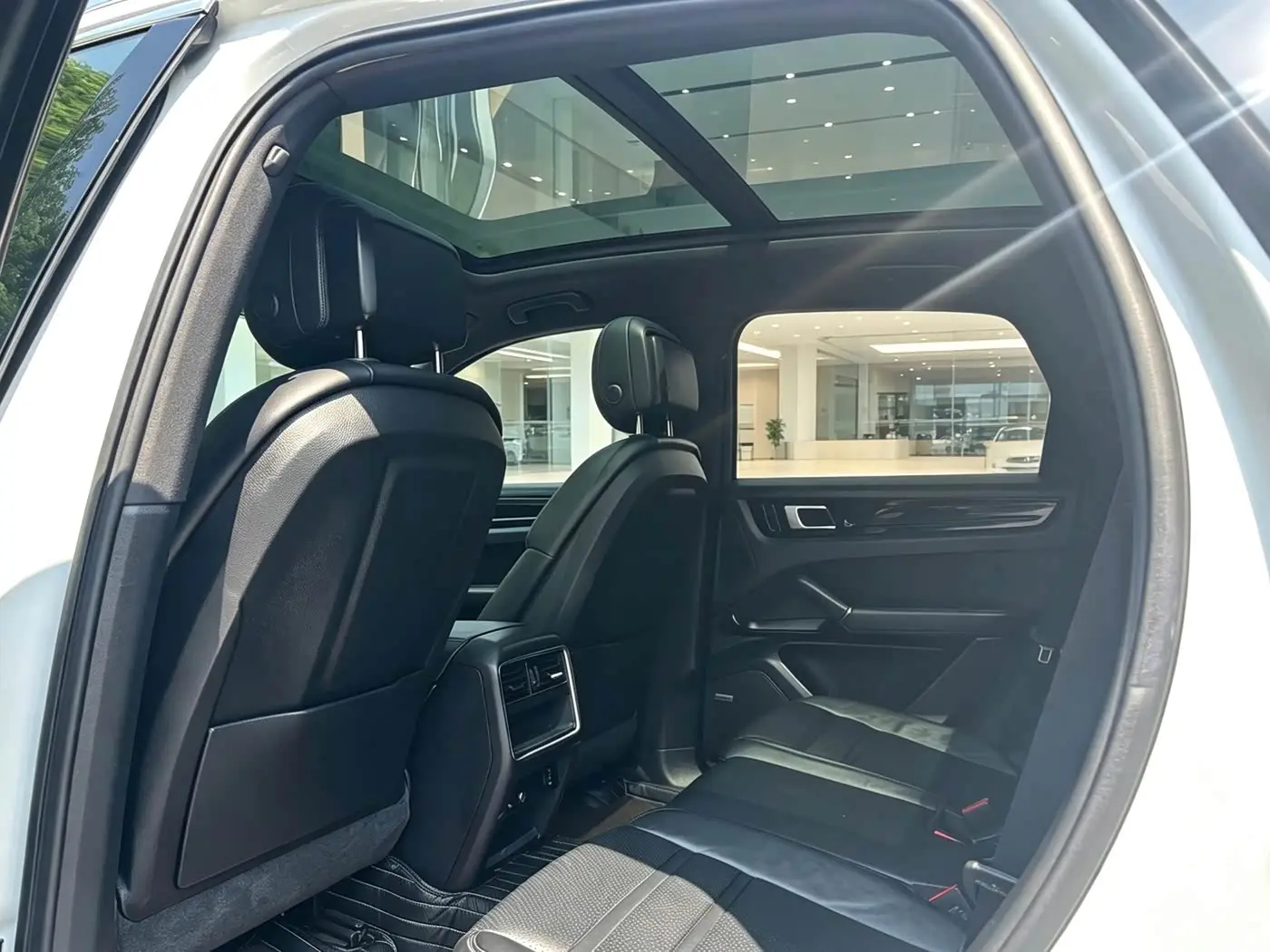 Porsche Cayenne 2018 — Фото 8/10