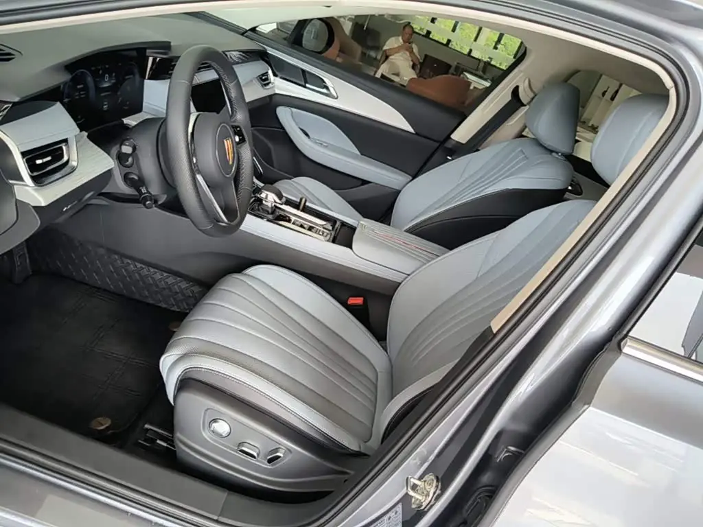 Hongqi H5 PHEV 2025 — Şəkil 11/20
