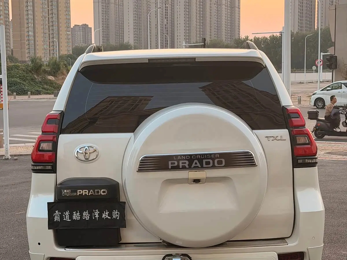 Toyota Prado 2018 — Photo 6/12