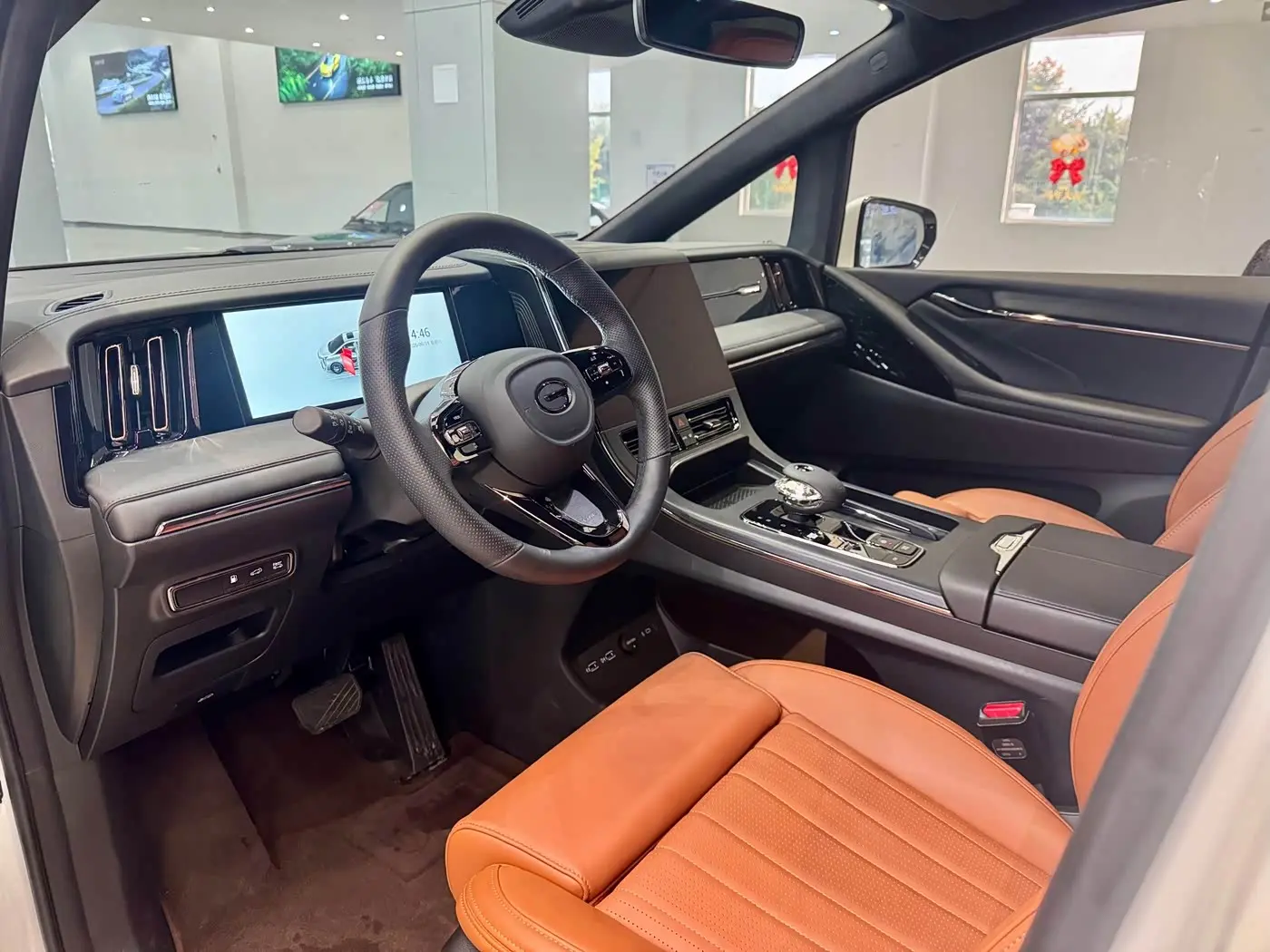 GAC Trumpchi Trumpchi M8 2025 — Photo 7/20